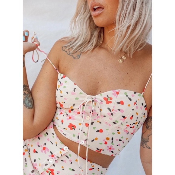 Princess Polly tie crop top - Picture 3 of 10